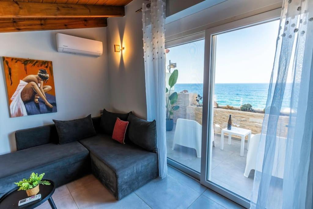 Zefyros Suite , Seafront Retreat ! Pánormos Eksteriør bilde