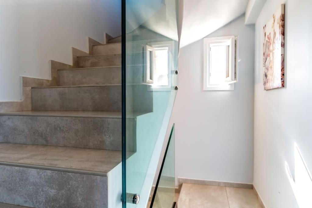 Zefyros Suite , Seafront Retreat ! Pánormos Eksteriør bilde